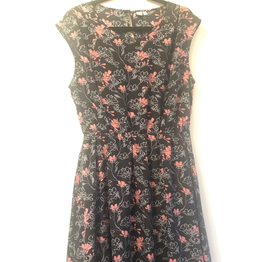Black w/Peach Flowers Cap Sleeves Knee Length